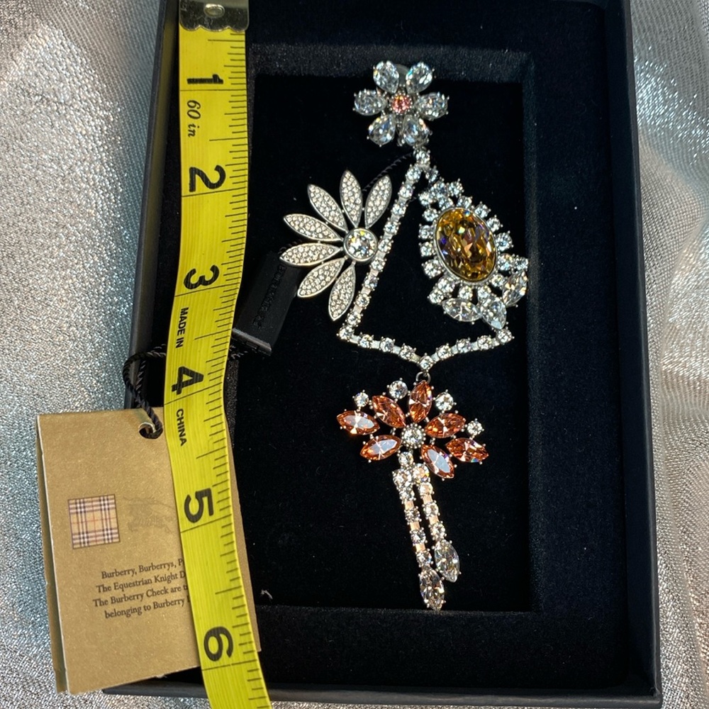 BURBERRY LJ🌼DAISY T Drop Earring🔥Asymmetrical LOOK🌼Retail $995🔥NWT/Box🎁ROSE - Picture 5 of 17